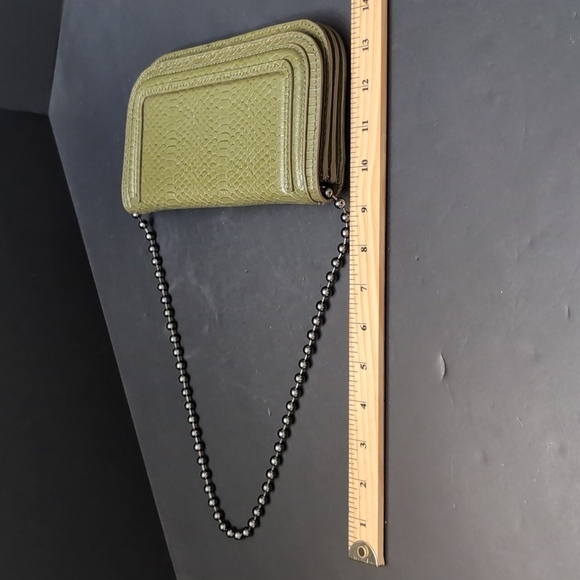 Zara Green Faux Leather Mini Purse With Beaded Strap. - Picture 10 of 12
